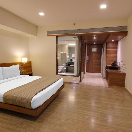 Temple Tree Hotel Shirdi Zewnętrze zdjęcie