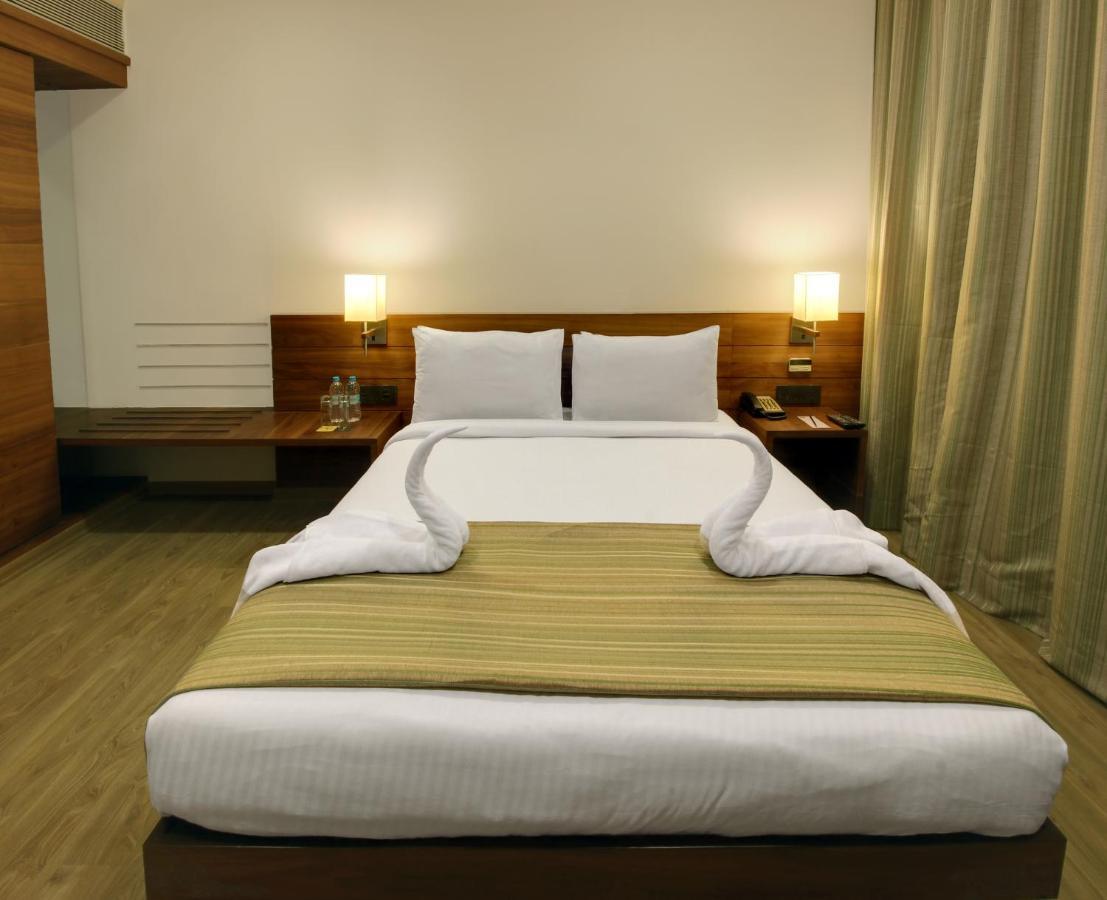 Temple Tree Hotel Shirdi Zewnętrze zdjęcie