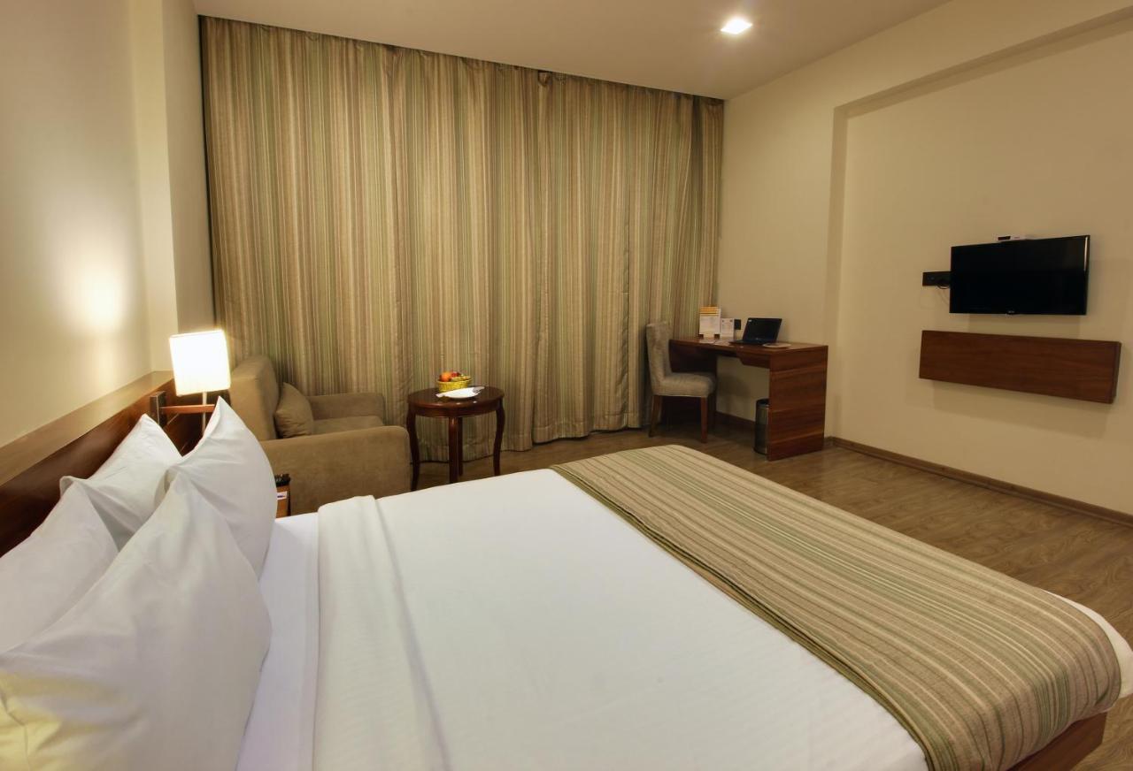 Temple Tree Hotel Shirdi Zewnętrze zdjęcie