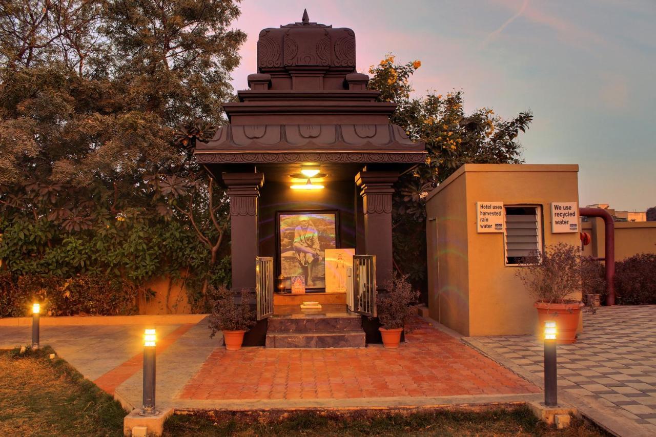 Temple Tree Hotel Shirdi Zewnętrze zdjęcie