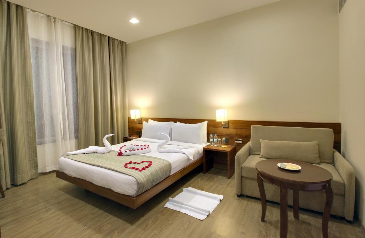 Temple Tree Hotel Shirdi Zewnętrze zdjęcie