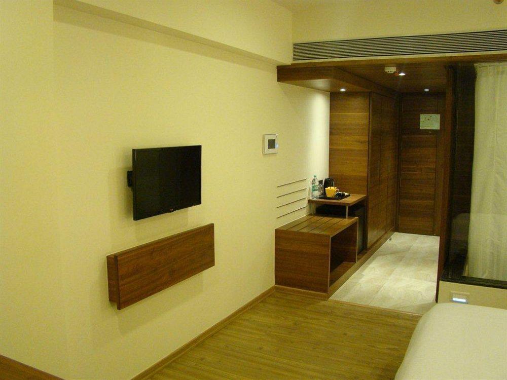 Temple Tree Hotel Shirdi Zewnętrze zdjęcie