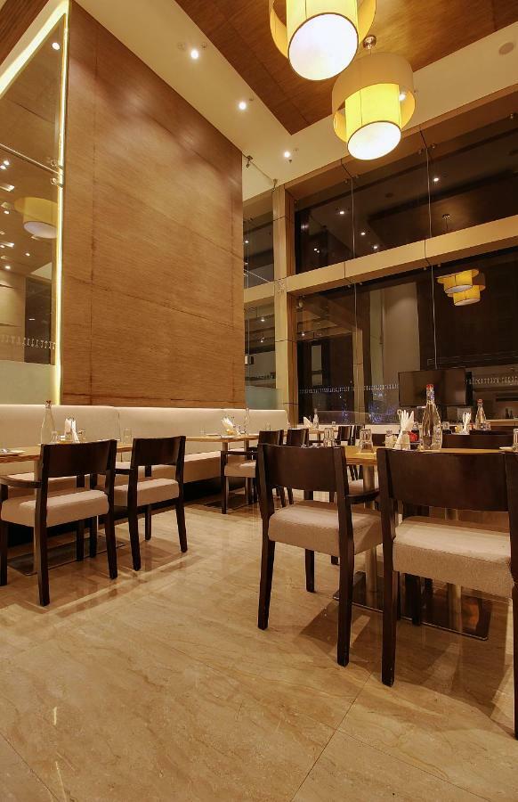 Temple Tree Hotel Shirdi Zewnętrze zdjęcie